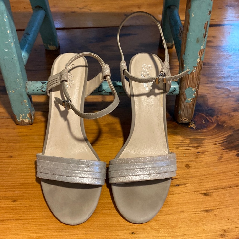 Strapping, 8.5, Seychelles heritage heels!